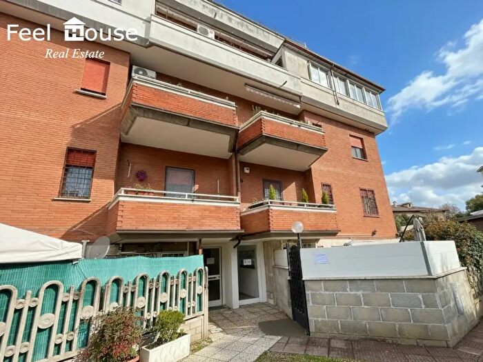 Appartamento trilocale in vendita in Via Castel Guelfo, Roma