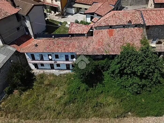 Casa con 5 locali in vendita in Via Baldi, Adrara San Martino