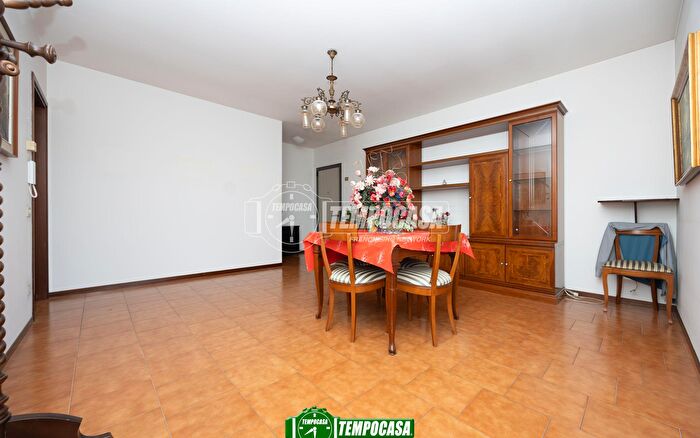 Appartamento trilocale in vendita in Via Antonio Vivaldi, Osio Sopra