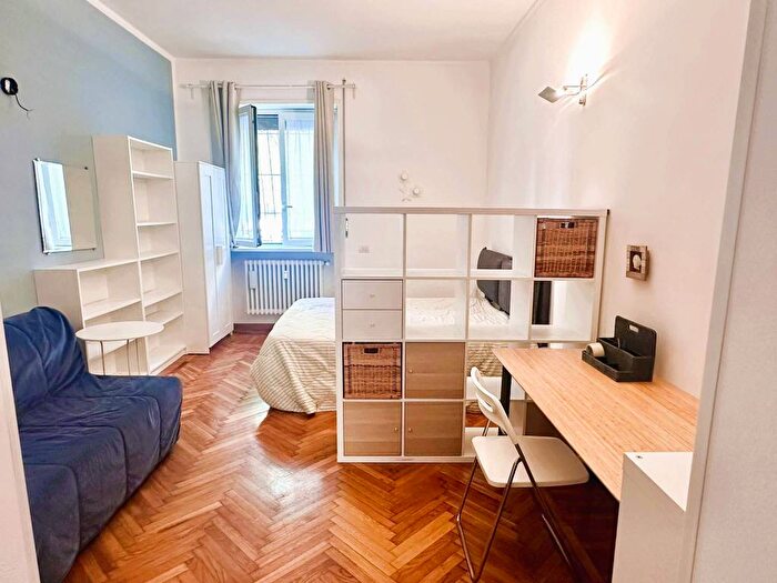Appartamento bilocale in affitto in Via Luigi Frapolli, Argonne Corsica, Milano