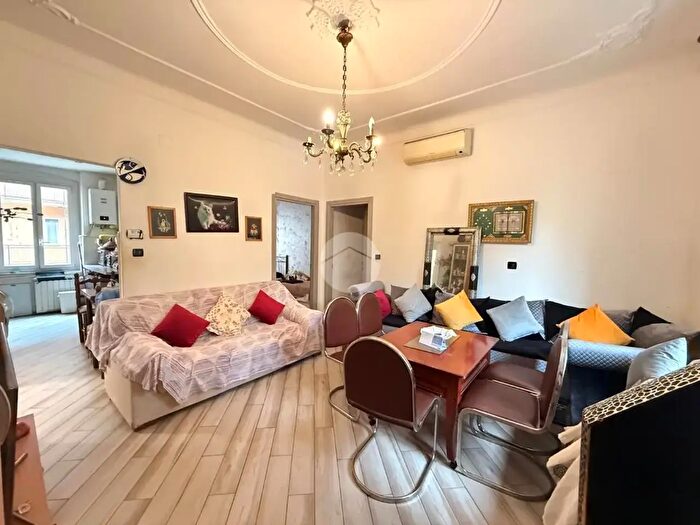 Appartamento con 5 locali in vendita in Corso Luigi Andrea Martinetti, Genova