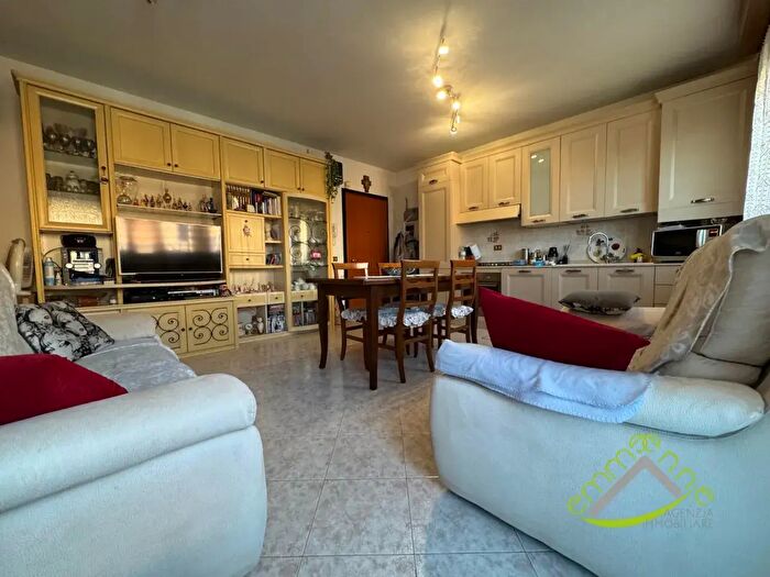 Appartamento trilocale in vendita in Via Giorgione, Dolo