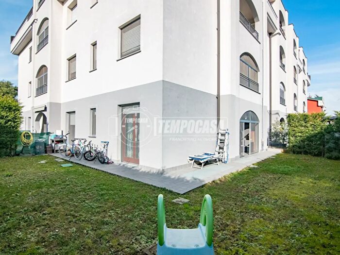 Appartamento trilocale in vendita in Via Pietro Nenni G, Pozzo DAdda