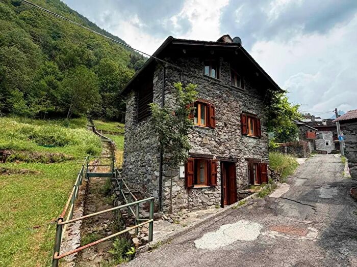 Casa trilocale in vendita in Gerola Alta