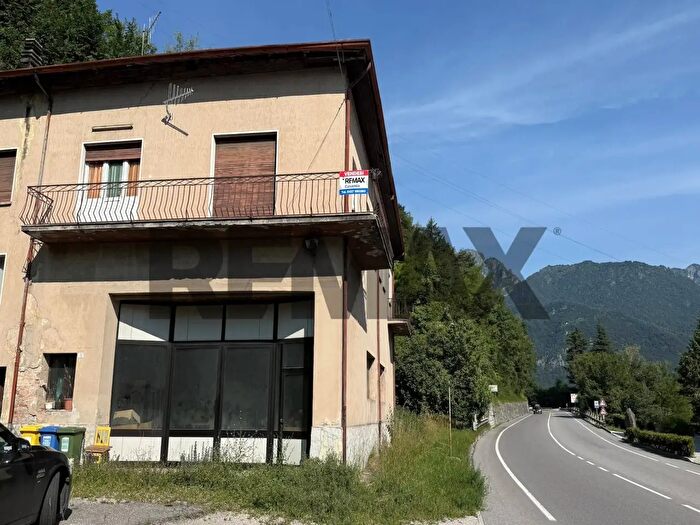 Casa quadrilocale in vendita in Frazione Cadola, Ponte Nelle Alpi