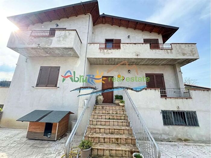 Casa con 5 locali in vendita in Europa San Giovanni Teatino, San Giovanni Teatino