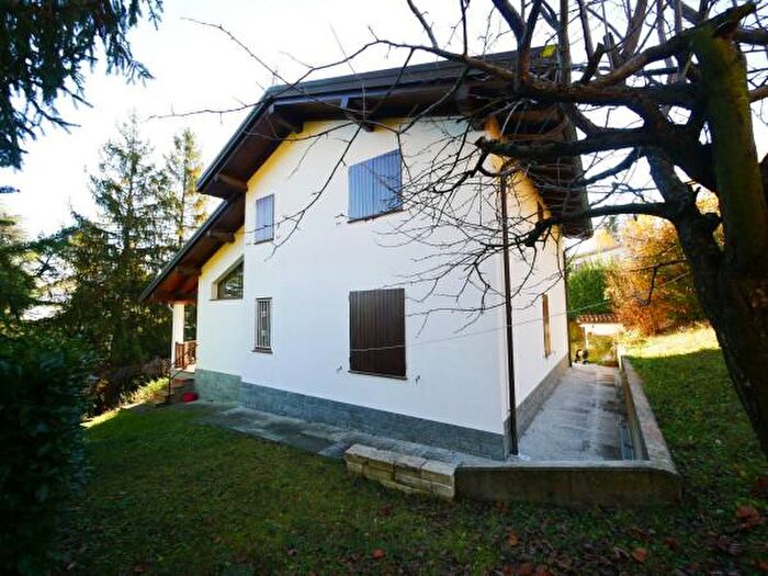Casa con 6 locali in vendita in Via Serra Pineta, Serramazzoni