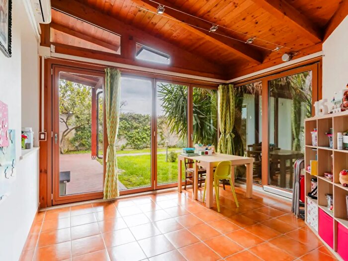 Casa con 10 locali in vendita in Via Tintoretto, Modugno