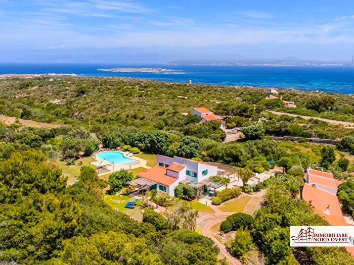 Casa con 6 locali in vendita in Localita Calalunga Snc, Carloforte