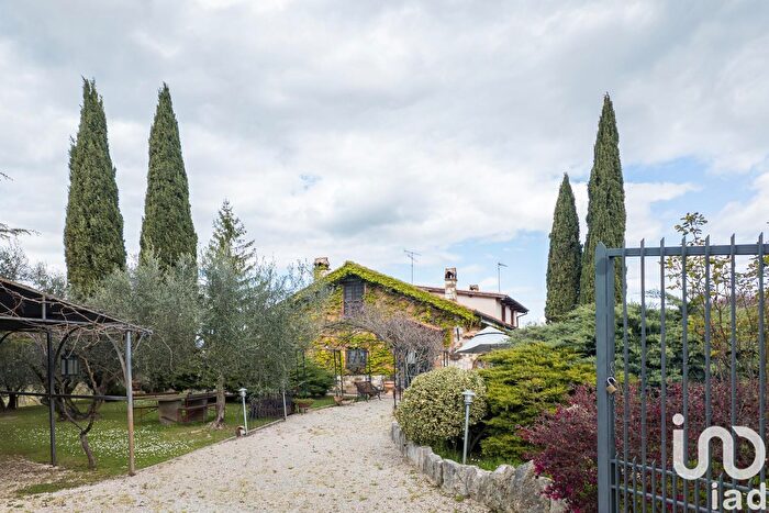 Casa con 6 locali in vendita in Via Montecalvo di Sotto, Scandriglia