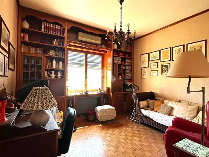 Appartamento quadrilocale in vendita in Via Francesco Schupfer, Roma
