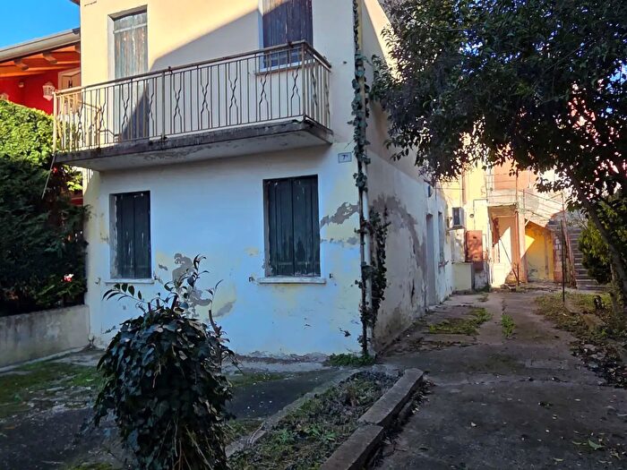 Casa con 10 locali in vendita in Via Pinton, Piove Di Sacco