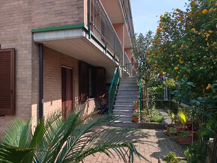 Casa con 6 locali in vendita in Via San Lorenzo, None