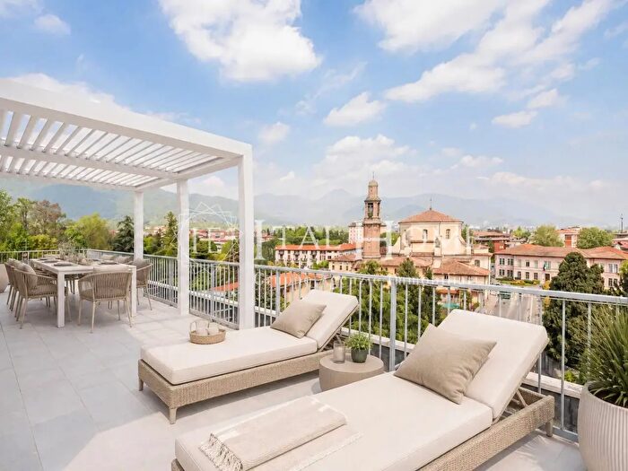 Appartamento trilocale in vendita in Via Silvio Pelico, Bergamo