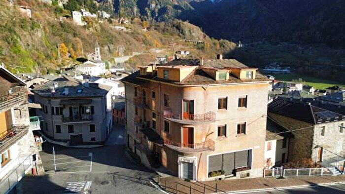 Appartamento quadrilocale in vendita in Largo Giuseppe Mazzini, Sondalo
