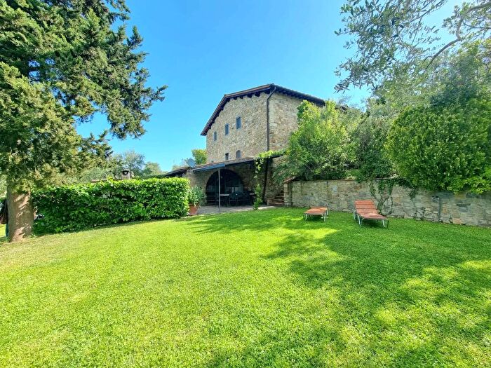 Casa con 7 locali in vendita in Barberino Tavarnelle