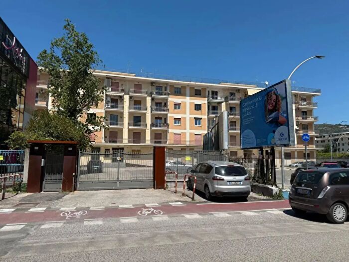 Appartamento trilocale in affitto in Viale dei Bersaglieri, Caserta