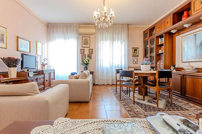 Appartamento trilocale in vendita in Via Felice Lacerra, Sesto San Giovanni