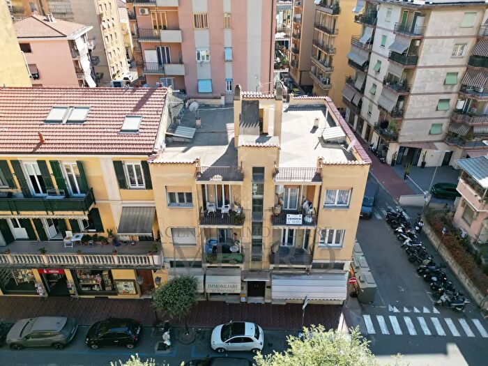 Appartamento trilocale in vendita in Via Roma, Ventimiglia