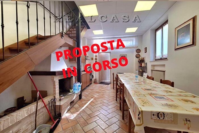 Casa con 5 locali in vendita in Osimo