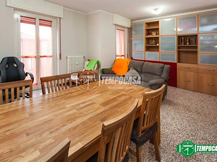 Appartamento con 5 locali in vendita in Largo Angelo Tacchini, Bergamo