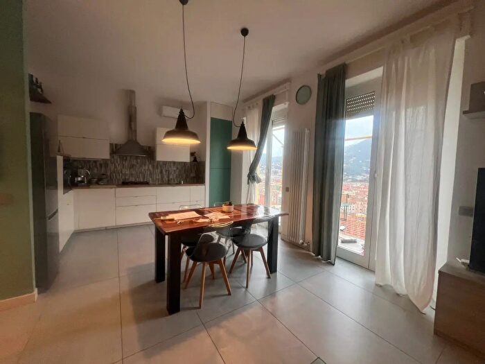 Appartamento trilocale in affitto in La Spezia