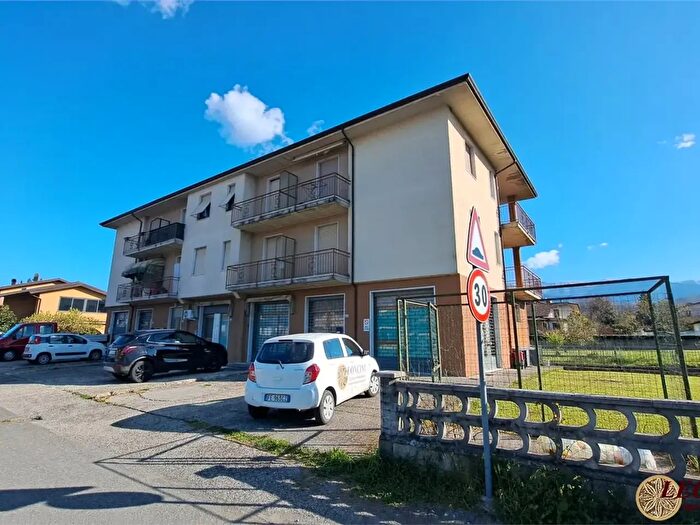 Appartamento con 5 locali in vendita in Via delle Piscine, Villafranca In Lunigiana