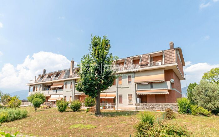 Appartamento trilocale in vendita in Corso Laghi, Buttigliera Alta