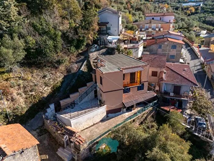 Casa quadrilocale in vendita in Poli