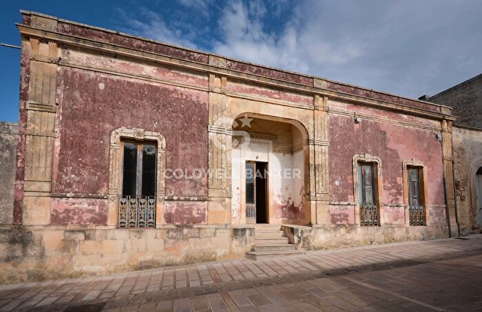 Casa con 7 locali in vendita in Via Conciliazione Laterano, Melendugno