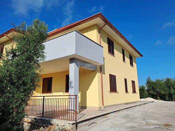 Casa con 8 locali in vendita in Via SantAdamini, Sonnino