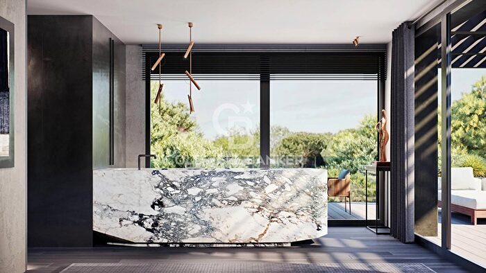 Appartamento con 5 locali in vendita in Viale Virgilio, Riccione