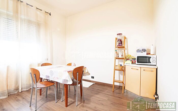 Appartamento trilocale in vendita in Via Leonardo da Vinci, Senago