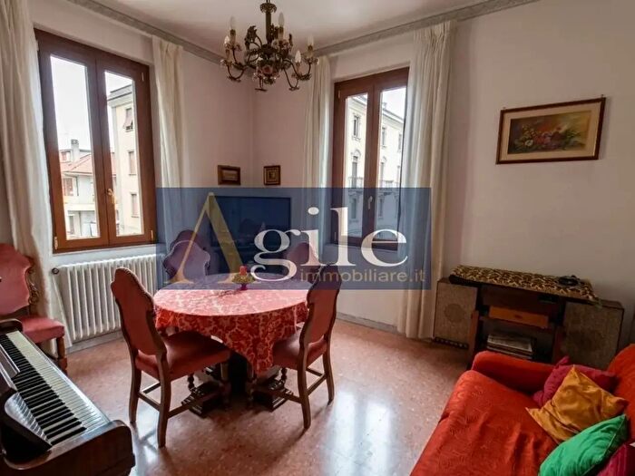 Appartamento quadrilocale in vendita in Via Nazario Sauro, Ascoli Piceno