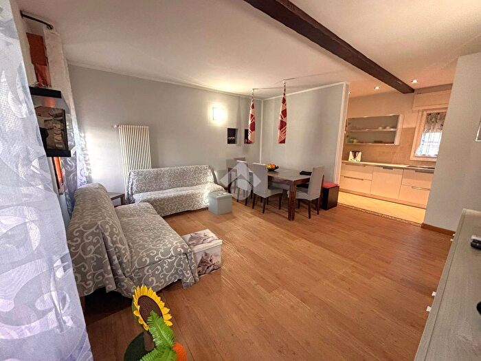 Appartamento trilocale in vendita in Via Manfrini, Comacchio