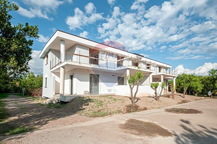 Casa quadrilocale in vendita in Via Macinanti, Pagani