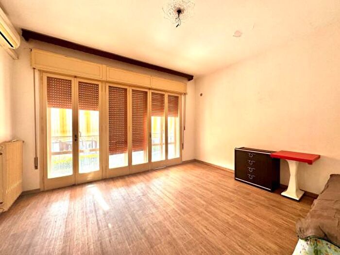 Casa con 6 locali in vendita in Via Roma, Stra