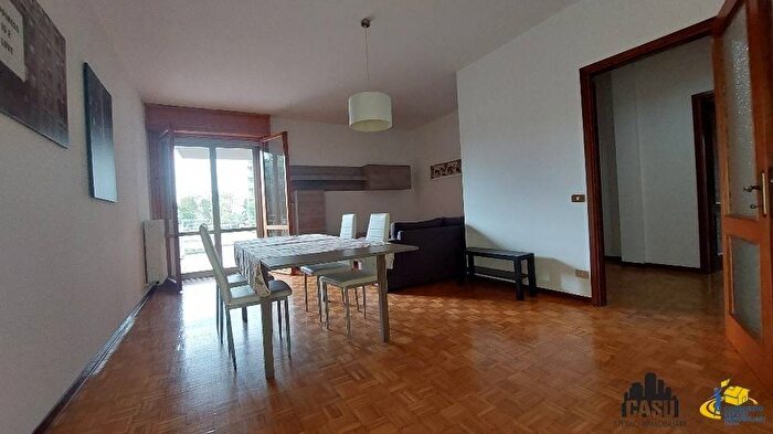 Appartamento con 5 locali in affitto in Ospedale Volturno, Parma