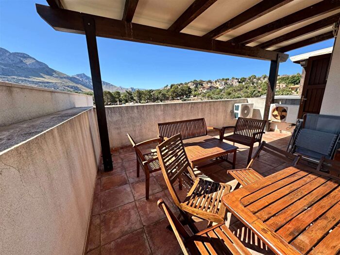 Appartamento con 5 locali in vendita in Via Piano di Sopra, San Vito Lo Capo