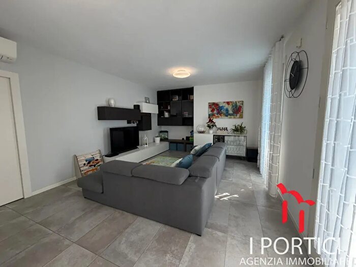 Appartamento con 5 locali in vendita in Via Papa Giovanni XXIII, Massanzago