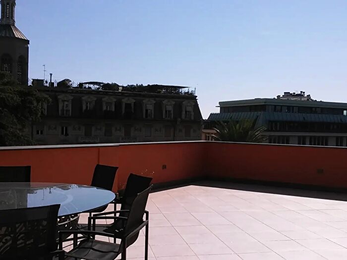 Appartamento con 9 locali in affitto in Via San Giacomo, Genova