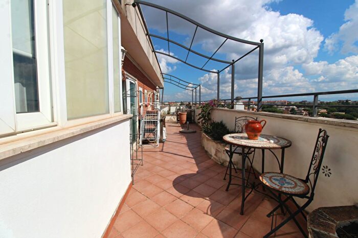 Appartamento bilocale in vendita in Via Cornelia, Roma