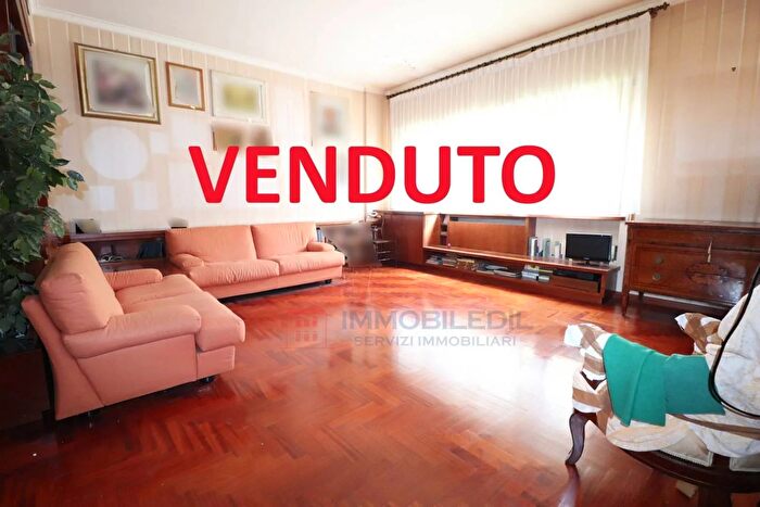 Appartamento quadrilocale in vendita in Via Mogadiscio Roma, Roma