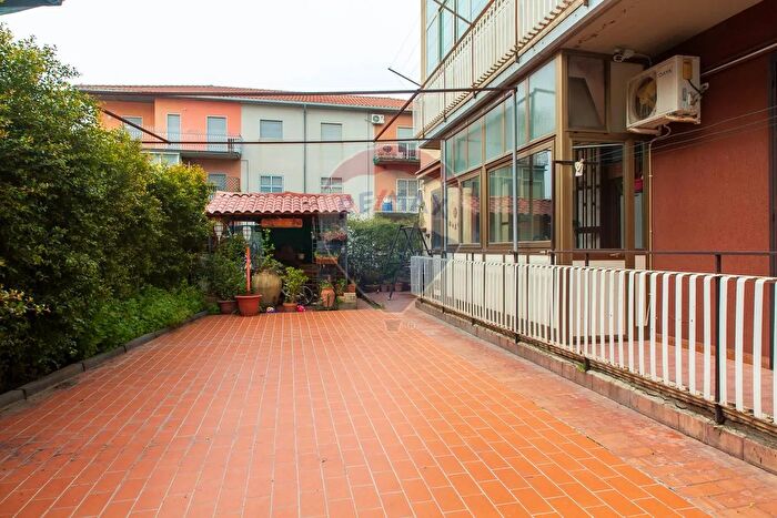 Appartamento quadrilocale in vendita in Via Barriera, Catania