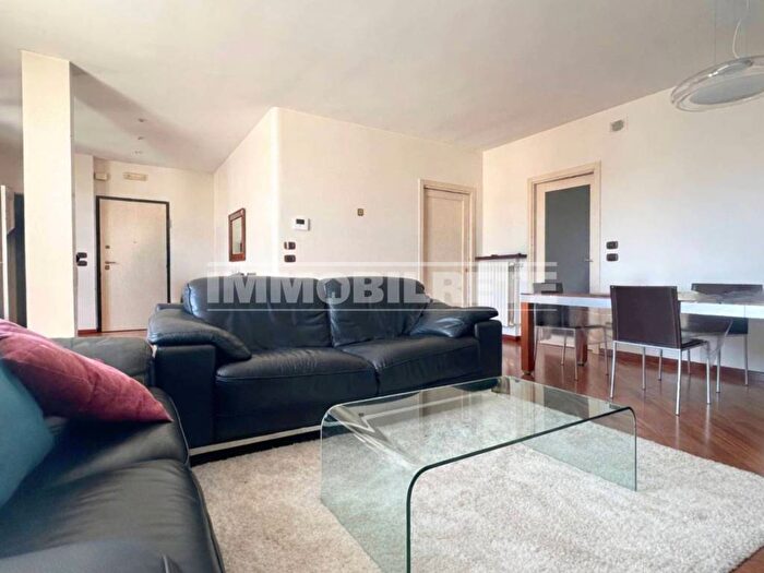 Appartamento con 5 locali in affitto in Via Pietro Colletta, Altamura