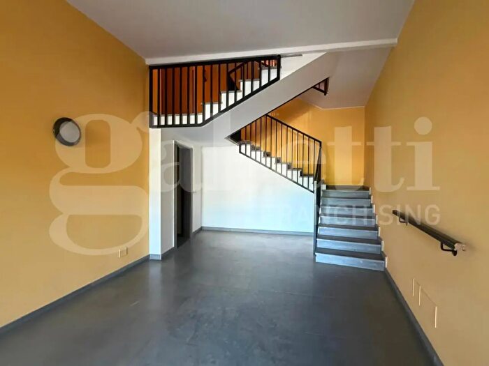 Appartamento trilocale in vendita in Via Vittorio Veneto, Ponte DellOlio