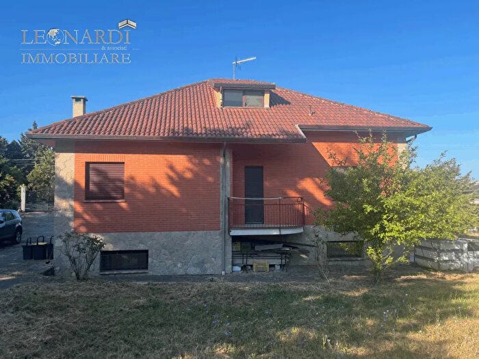 Case in Vendita e in Affitto - 2