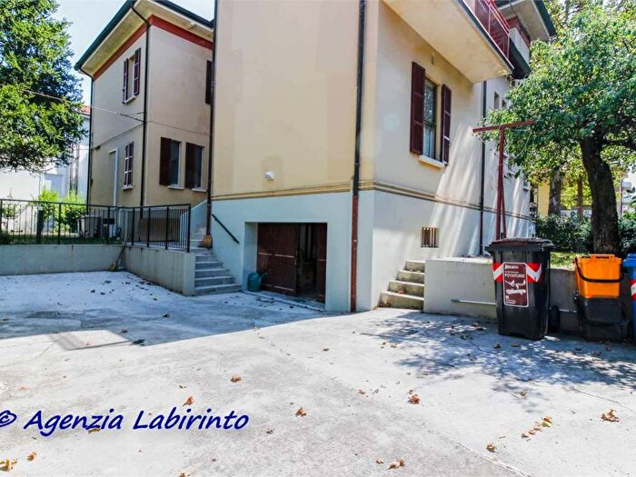 Casa con 6 locali in affitto in Via Mellini, Parco della Resistenza, Forlì