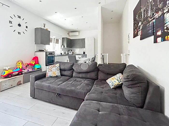 Casa trilocale in vendita in Via Tosco Romagnola, Cascina