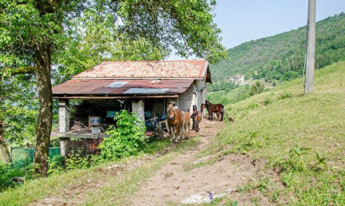 Casa trilocale in vendita in Via San Fermo Grone, Grone